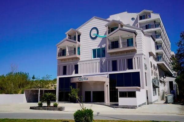 Q Ella Beach Side
