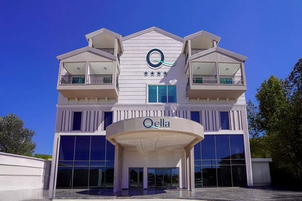 Q Ella Beach Side