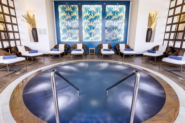 Radisson Blu Abu Dhabi Corniche (ex Hilton)