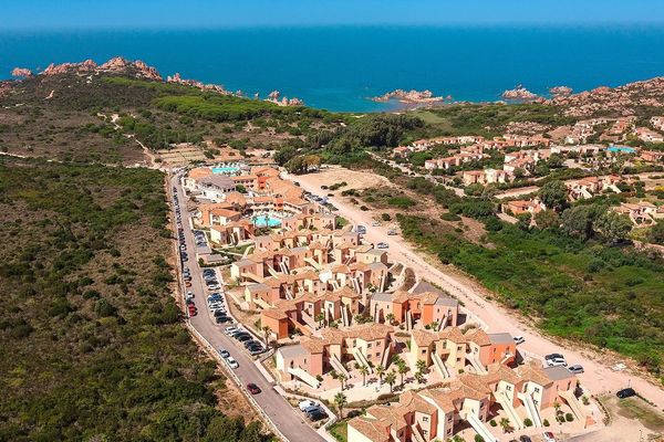 Red Sun Village  (Trinita d'Agultu e Vignola)