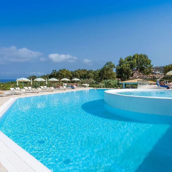 Red Sun Village  (Trinita d'Agultu e Vignola)