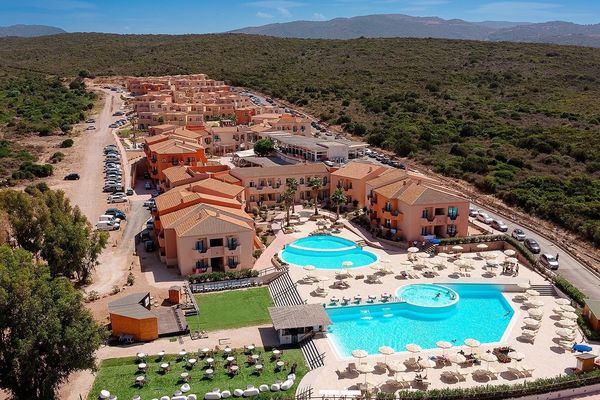 Red Sun Village  (Trinita d'Agultu e Vignola)