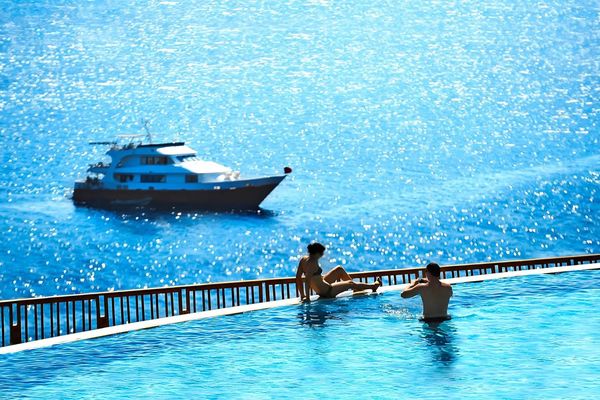 Reef Oasis Blue Bay Resort