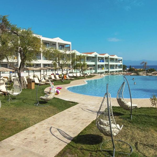 Robolla Beach (Roda) — Roda, Grecja