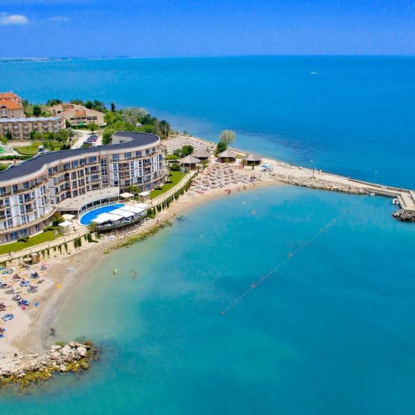 Royal Bay (Kavarna)
