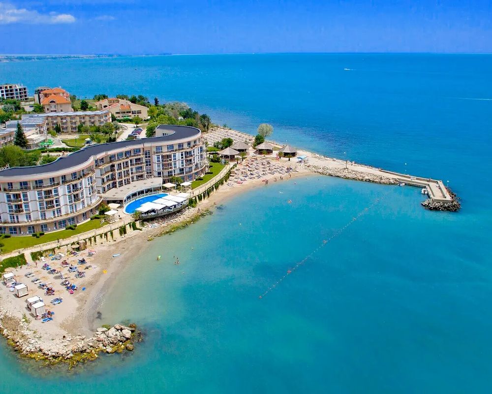Royal Bay (Kavarna)
