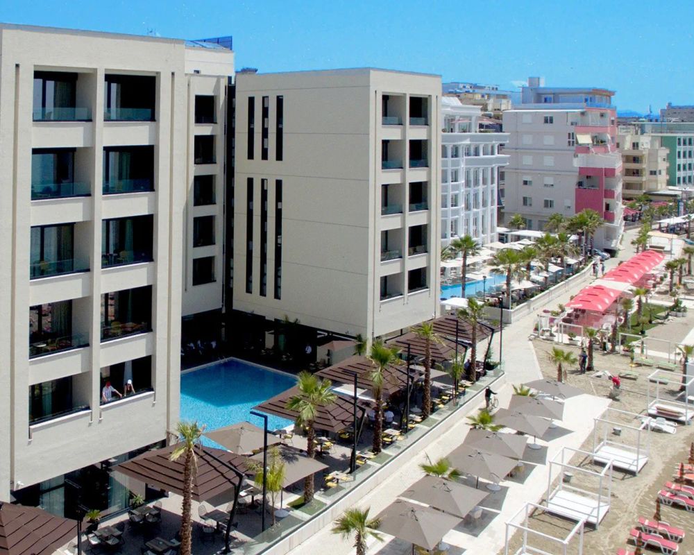 Royal G Hotel