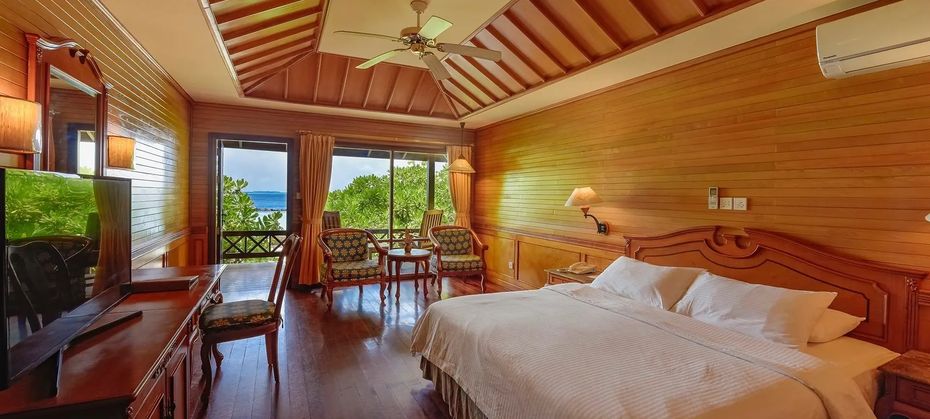 Royal Island Resort