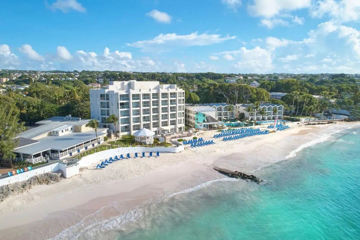 Barbados (7 dni) w Sea Breeze Beach (Christ Church) z Berlin (AI)