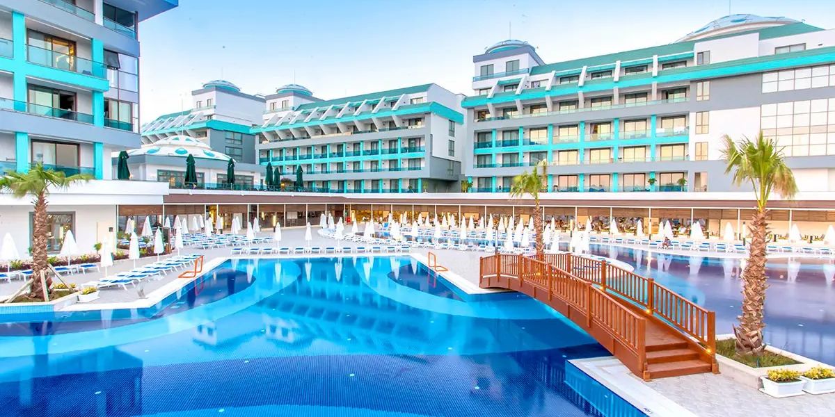 Turcja na 7 dni w kwietniu: 5⋆ hotel od 1 999 zł