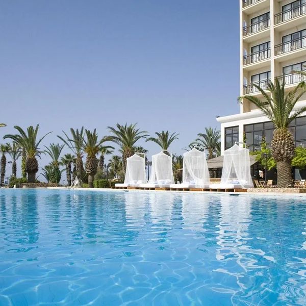 Sandy Beach — Larnaka, Cypr