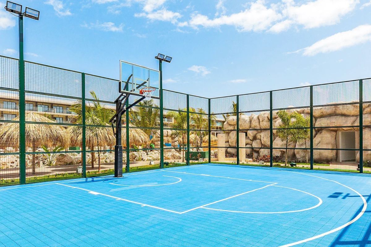 Punta Cana (7 dni) w Serenade Caribe Club Family & Beach Resort z Warszawy (AI)