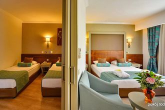 Side Crown Palace Side