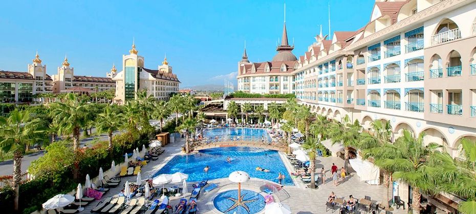 Side Crown Palace (Side)