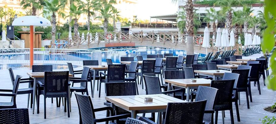 Side Crown Palace (Side)