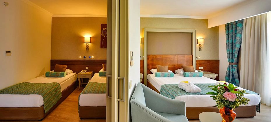 Side Crown Palace (Side)