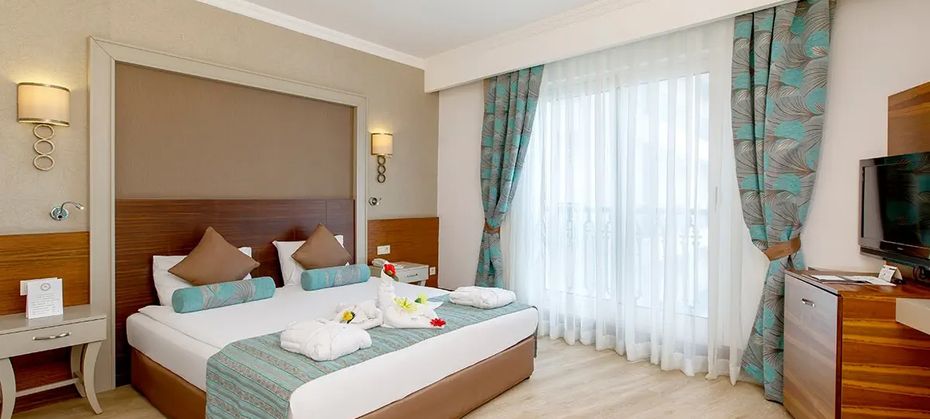 Side Crown Palace (Side)