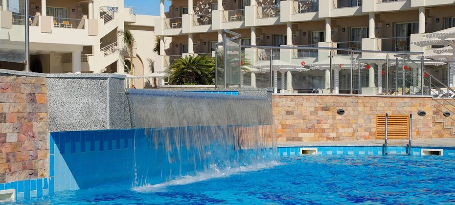Sirena Beach Resort & Spa