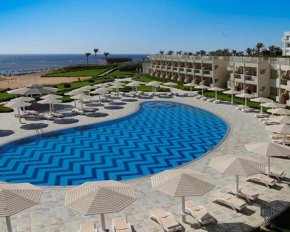 Sirena Beach Resort & Spa