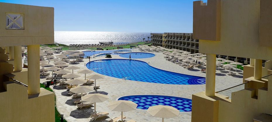 Sirena Beach Resort & Spa