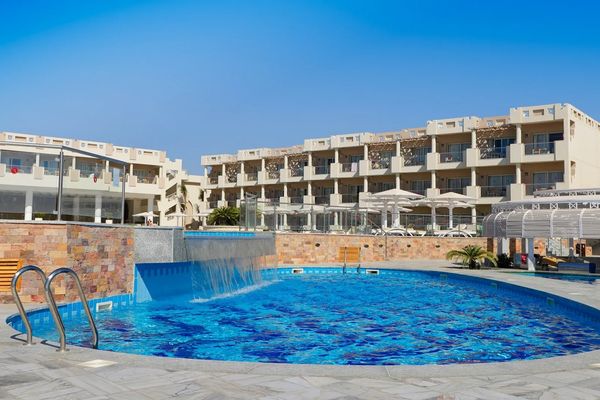 Sirena Beach Resort & Spa