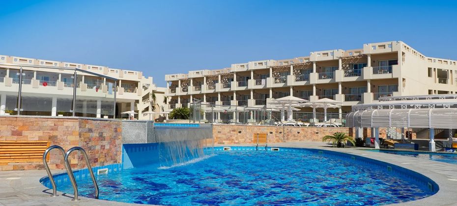 Sirena Beach Resort & Spa