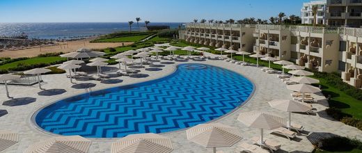 Sirena Beach Resort & Spa