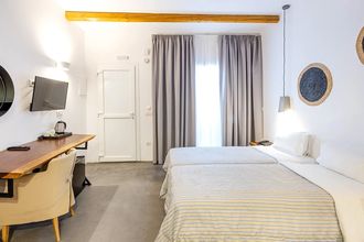 Smy Mediterranean White ex Mediterranean Royal