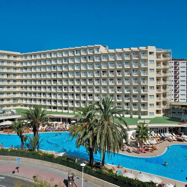 Sol Guadalupe — Magaluf, Hiszpania
