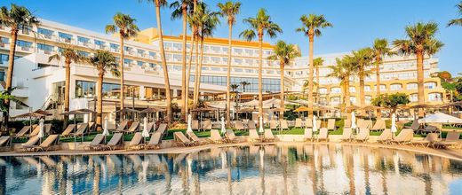 St. George Beach Hotel & Spa Resort