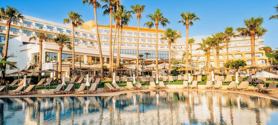 St. George Beach Hotel & Spa Resort