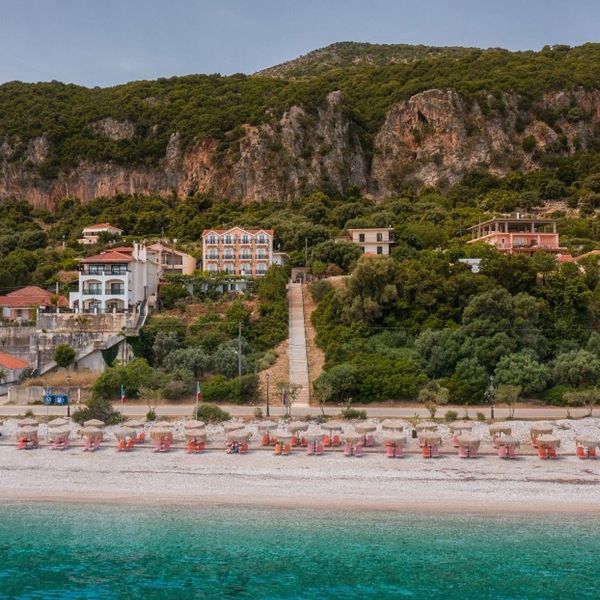 Stellatos House and Suites — Poros, Grecja