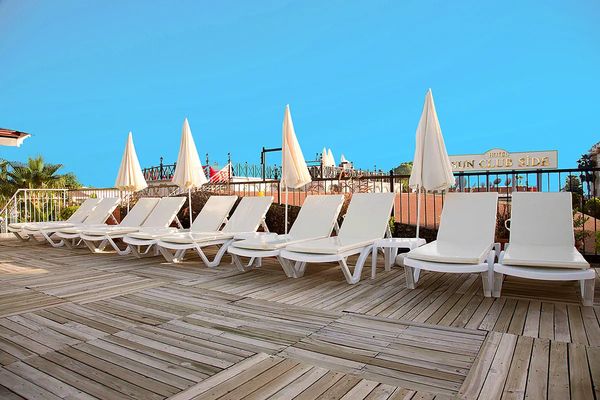 Sun Club Side