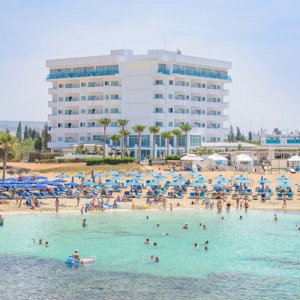 Tasia Maris Sands