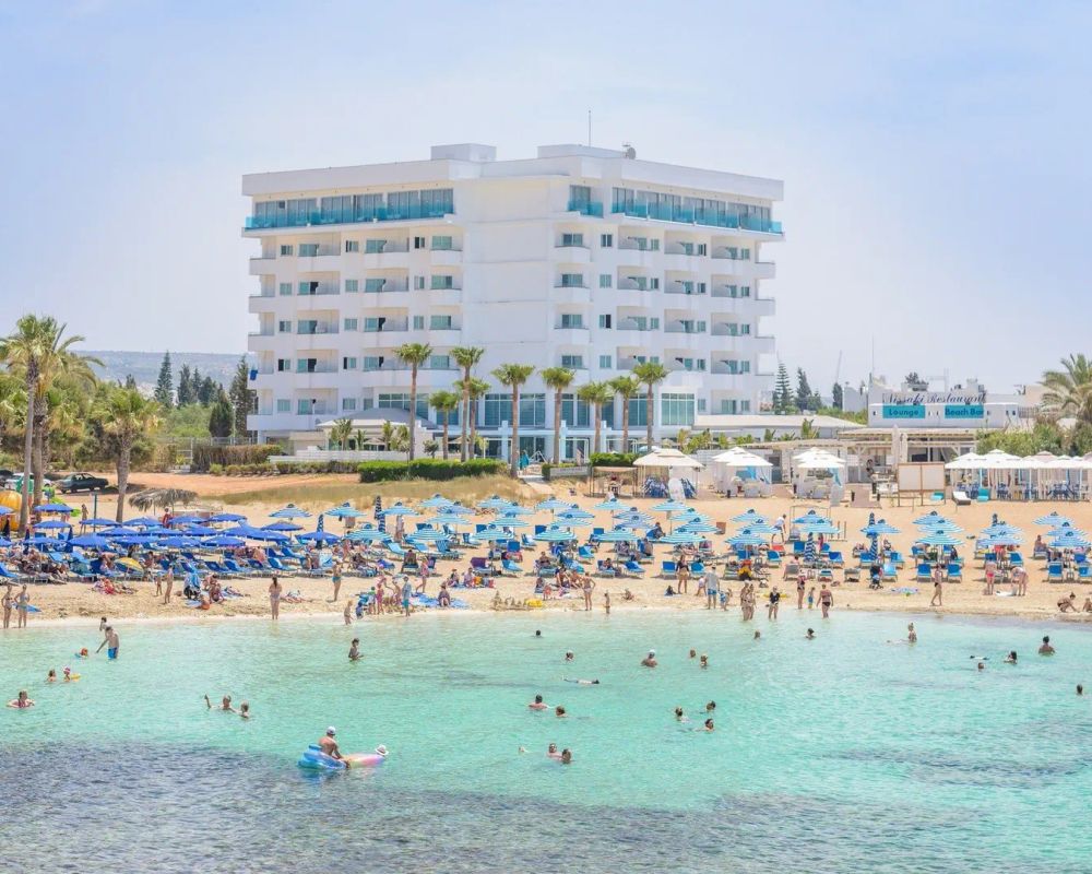 Tasia Maris Sands