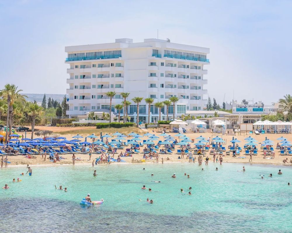Tasia Maris Sands
