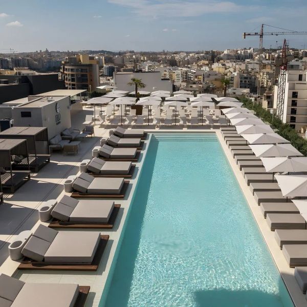 The Londoner (Julians) — St. Julian's, Malta