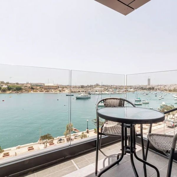The Londoner — Sliema, Malta