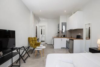 The Omnia Collection Pagrati