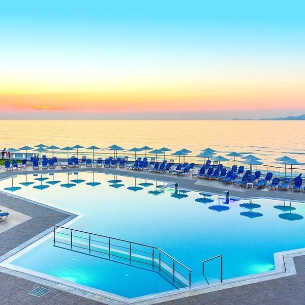 Themis Beach — Kokkini Hani, Grecja