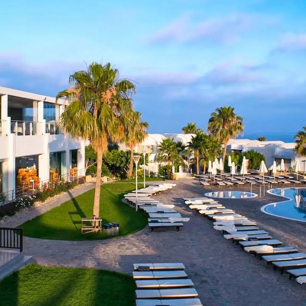 Theo Sunset Bay Holiday Village