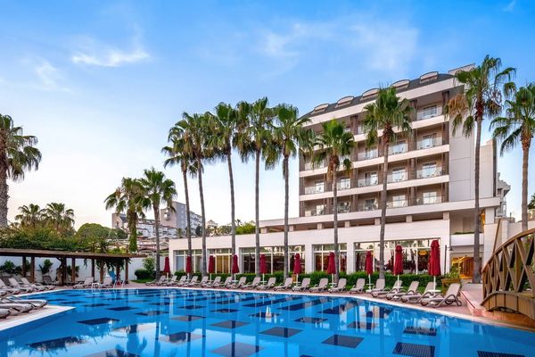 Trendy Palm Beach Side