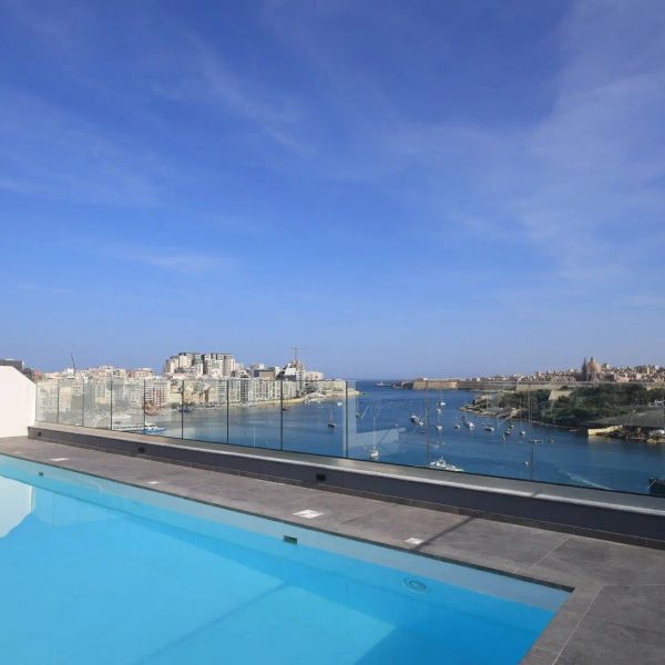 Verdi Gzira Promenade — Sliema, Malta