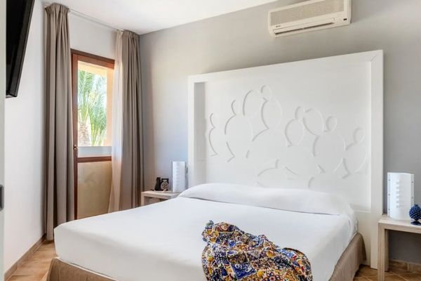 Voi Arenella Resort