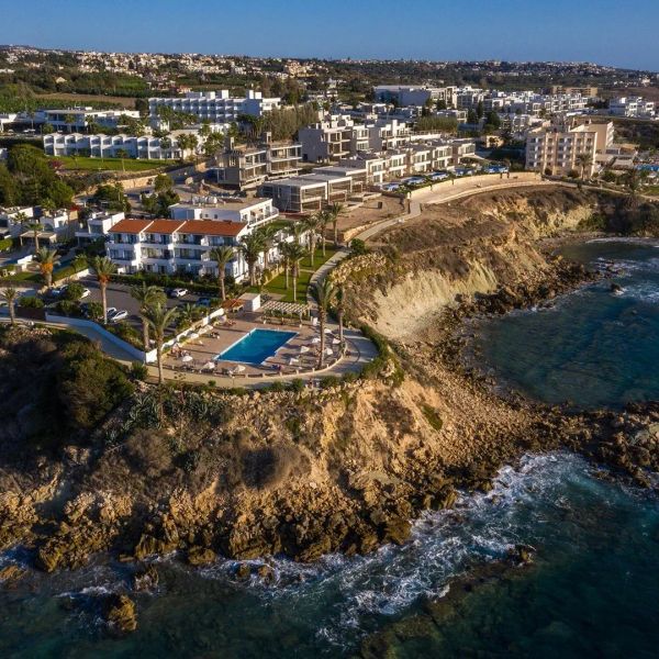 Vrachia Beach — Paphos, Cypr