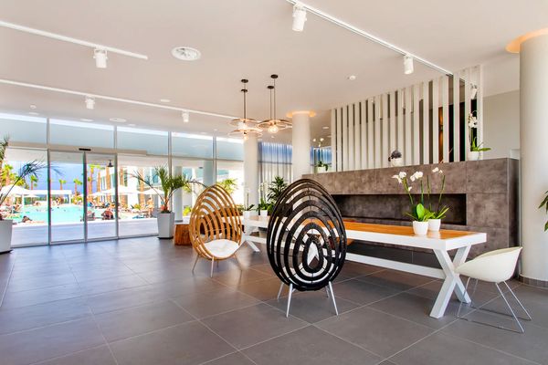 White Dreams Resort