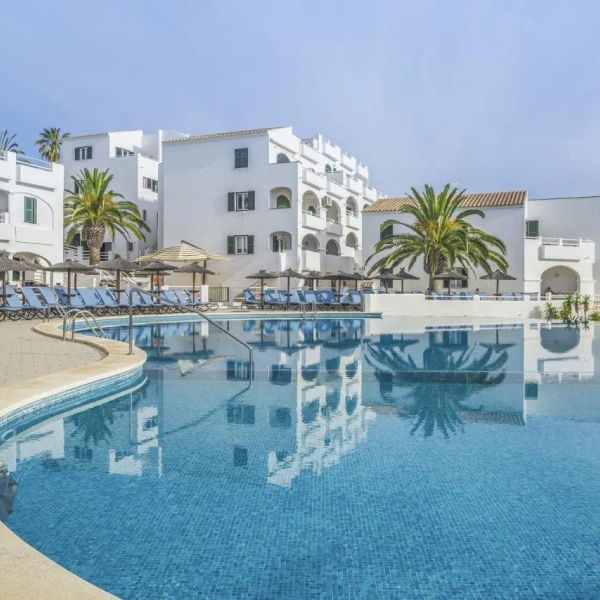 White Sands Beach Club — Arenal d'en Castell, Hiszpania