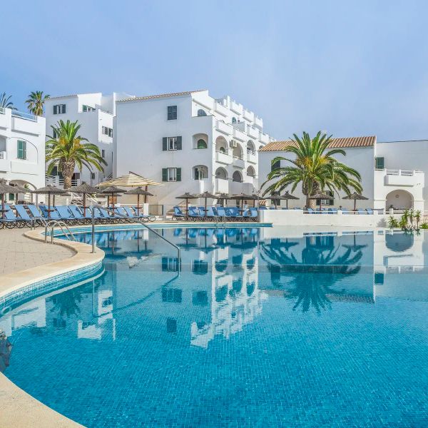 White Sands Beach Club — Arenal d'en Castell, Hiszpania