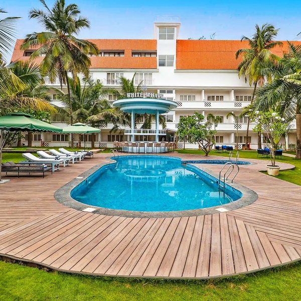 White Wharf Beach Resort — Morjim, Indie