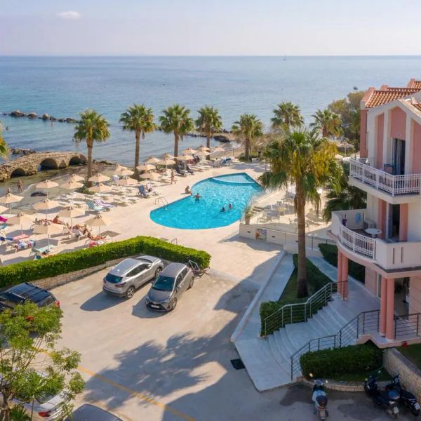 Xenos Kamara Beach — Argassi, Grecja